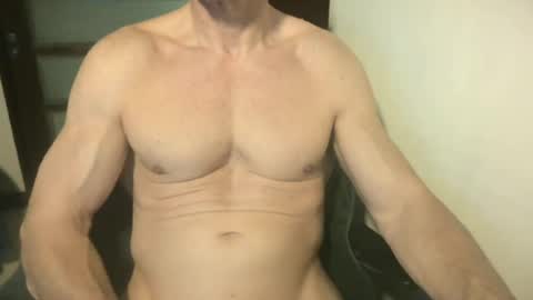 Snapshot of matiasmartin2030 chatting on 07-01-26, 12:34 MatiasMatureMuscle online show from 07-01-26, 12:34