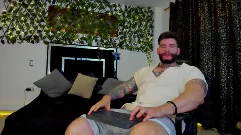 Snapshot of matius_foxtter chatting on 10-25-25, 02:30 matius foxter online show from 10-25-25, 02:30