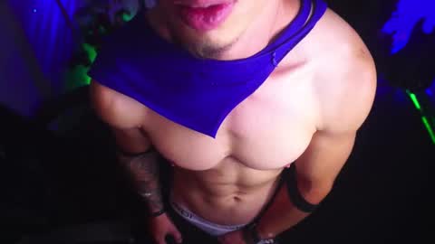 Snapshot of matiusdf chatting on 12-21-25, 01:29 matius online show from 12-21-25, 01:29