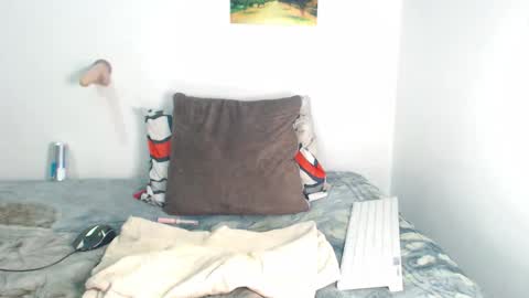 Snapshot of matraves chatting on 03-25-26, 09:15 matraves online show from 03-25-26, 09:15