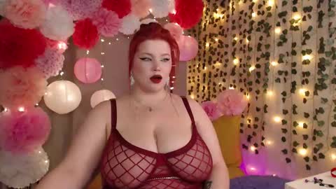 Snapshot of matreshka66 chatting on 02-14-26, 08:27 Daria online show from 02-14-26, 08:27