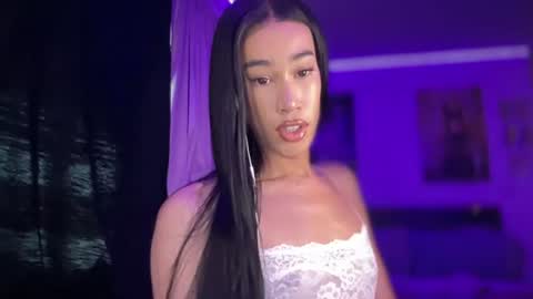 MOLLY MILLS online show from 07-13-26, 10:23