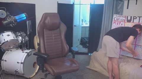 Matt Cash online show from 10-20-25, 01:06