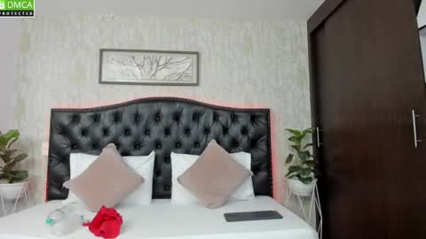 Snapshot of mattdevon chatting on 01-09-25, 02:54 Matt online show from 01-09-25, 02:54