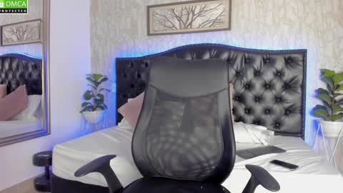 Snapshot of mattdevon chatting on 03-10-25, 11:38 Matt online show from 03-10-25, 11:38