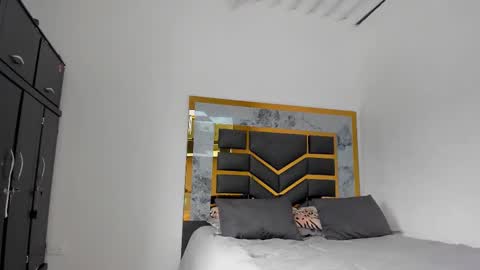 Snapshot of mattdevon chatting on 10-04-25, 10:19 Matt online show from 10-04-25, 10:19