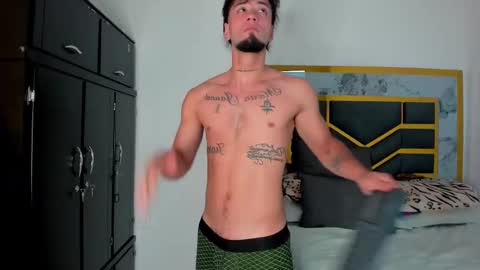 Snapshot of mattdevon chatting on 10-15-25, 06:30 Matt online show from 10-15-25, 06:30