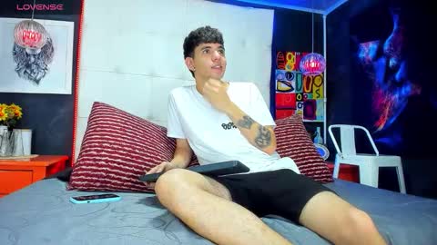 Snapshot of matteo12_ chatting on 09-21-25, 04:14 ---Matteo--- online show from 09-21-25, 04:14