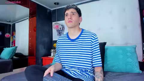 Snapshot of matteo12_ chatting on 10-22-25, 03:18 ---Matteo--- online show from 10-22-25, 03:18