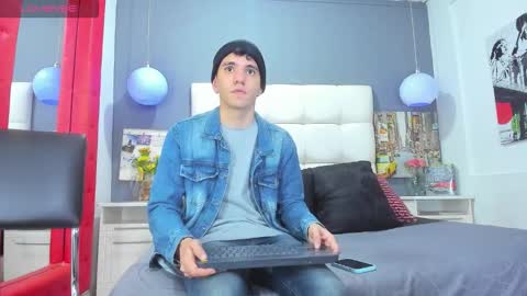 Snapshot of matteo12_ chatting on 10-25-25, 03:36 ---Matteo--- online show from 10-25-25, 03:36