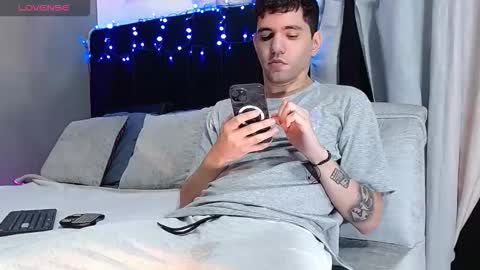 Snapshot of matteo12_ chatting on 11-29-25, 06:27 ---Matteo--- online show from 11-29-25, 06:27