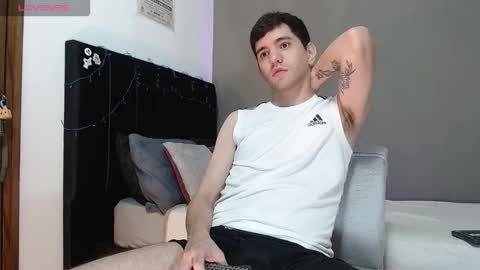 Snapshot of matteo12_ chatting on 12-17-25, 05:02 ---Matteo--- online show from 12-17-25, 05:02