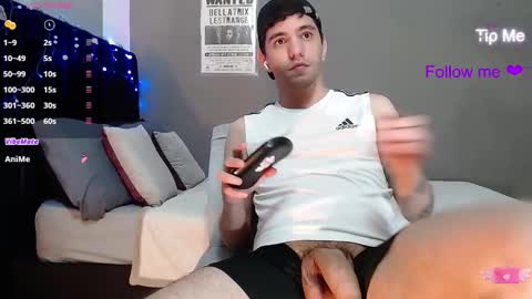 Snapshot of matteo12_ chatting on 12-18-25, 05:46 ---Matteo--- online show from 12-18-25, 05:46