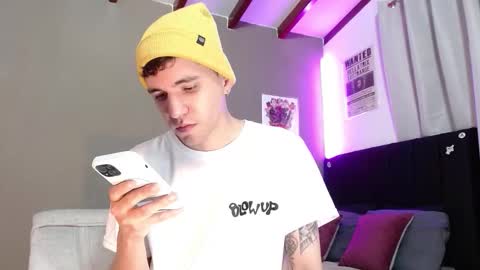 Snapshot of matteo12_ chatting on 01-07-26, 01:08 ---Matteo--- online show from 01-07-26, 01:08