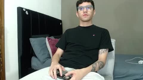 Snapshot of matteo12_ chatting on 02-07-26, 01:53 ---Matteo--- online show from 02-07-26, 01:53