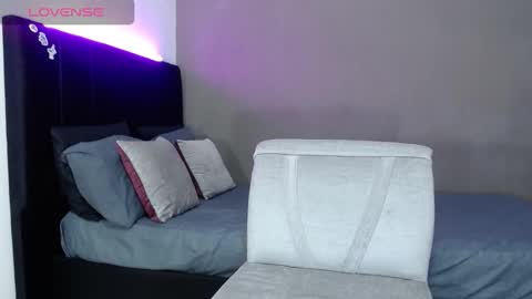 Snapshot of matteo12_ chatting on 02-23-26, 04:10 ---Matteo--- online show from 02-23-26, 04:10