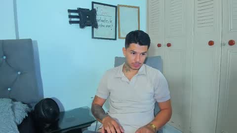 Snapshot of matteo_rreal chatting on 05-28-26, 02:58 MATTEO online show from 05-28-26, 02:58