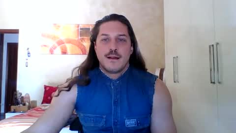 Snapshot of matteushh87 chatting on 10-27-25, 10:19 matteushh87 online show from 10-27-25, 10:19