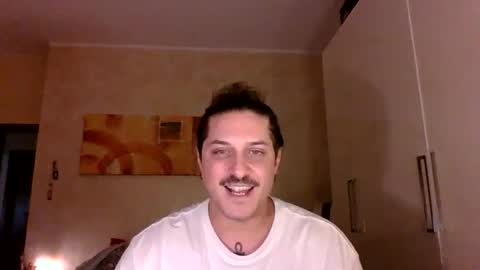 Snapshot of matteushh87 chatting on 11-22-25, 11:31 matteushh87 online show from 11-22-25, 11:31
