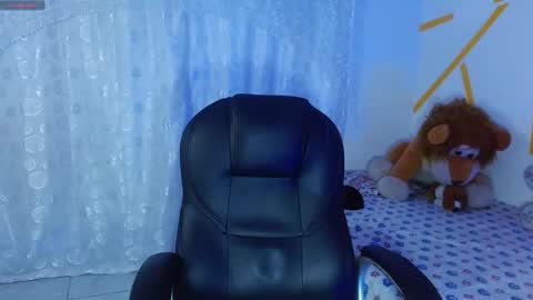 Snapshot of matthewboy_ chatting on 12-30-24, 04:42 MatthewBoy online show from 12-30-24, 04:42