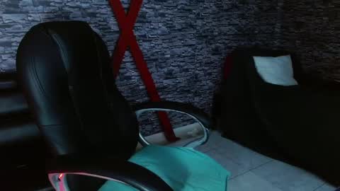 Snapshot of matthewboy_ chatting on 03-06-25, 08:37 MatthewBoy online show from 03-06-25, 08:37