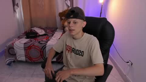 Snapshot of matthewboy_ chatting on 05-01-26, 11:15 MatthewBoy online show from 05-01-26, 11:15
