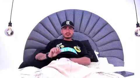 Snapshot of matthewcullenn chatting on 11-28-25, 06:54 Matthew online show from 11-28-25, 06:54