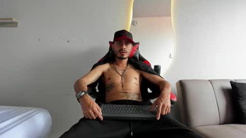 Snapshot of matthewcullenn chatting on 01-05-26, 09:07 Matthew online show from 01-05-26, 09:07