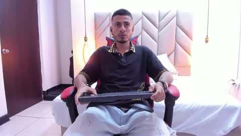 Snapshot of matthewcullenn chatting on 01-08-26, 10:23 Matthew online show from 01-08-26, 10:23