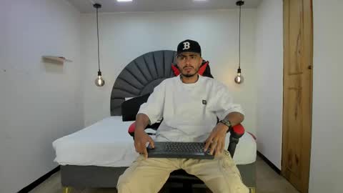 Snapshot of matthewcullenn chatting on 01-14-26, 08:36 Matthew online show from 01-14-26, 08:36