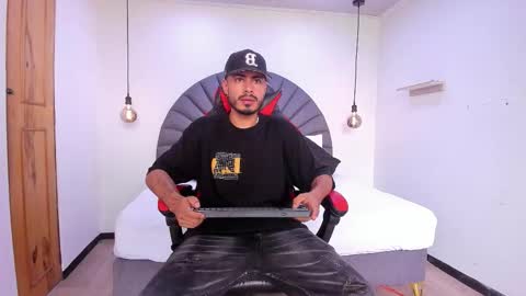 Snapshot of matthewcullenn chatting on 02-03-26, 07:41 Matthew online show from 02-03-26, 07:41