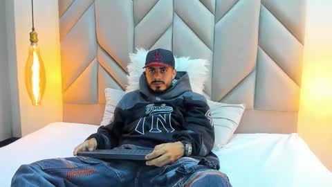 Snapshot of matthewcullenn chatting on 02-10-26, 05:22 Matthew online show from 02-10-26, 05:22