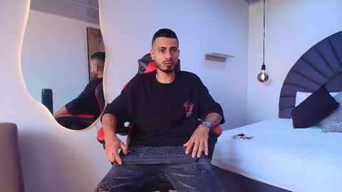 Snapshot of matthewcullenn chatting on 02-14-26, 09:11 Matthew online show from 02-14-26, 09:11