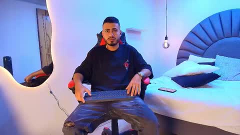 Snapshot of matthewcullenn chatting on 02-15-26, 08:24 Matthew online show from 02-15-26, 08:24