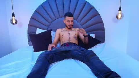 Snapshot of matthewcullenn chatting on 02-15-26, 08:27 Matthew online show from 02-15-26, 08:27