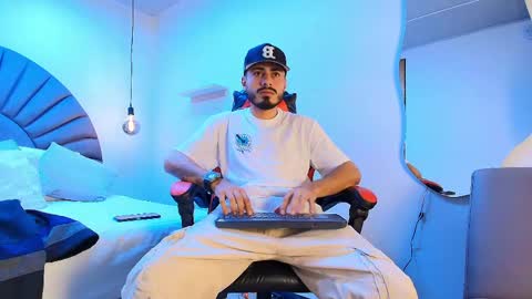 Snapshot of matthewcullenn chatting on 03-01-26, 02:35 Matthew online show from 03-01-26, 02:35