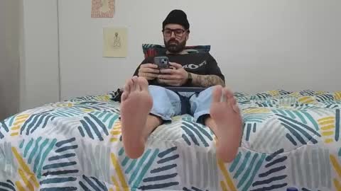 Snapshot of mattxfeet chatting on 05-10-26, 10:37 Matt online show from 05-10-26, 10:37