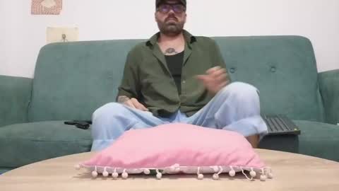 Snapshot of mattxfeet chatting on 05-18-26, 10:26 Matt online show from 05-18-26, 10:26