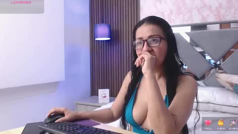 mature_brendaa online show from 10-15-25, 03:17