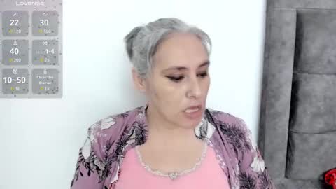 Snapshot of mature_gold chatting on 09-11-25, 12:27 mature_gold online show from 09-11-25, 12:27