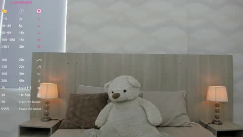 Marce online show from 10-27-25, 07:18