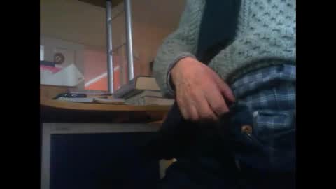 Snapshot of maturedaddi chatting on 01-30-25, 04:24 Maturedaddi online show from 01-30-25, 04:24