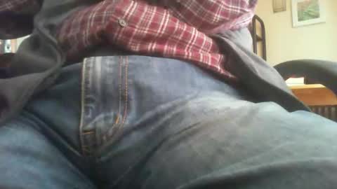 Snapshot of maturedaddi chatting on 10-17-25, 09:45 Maturedaddi online show from 10-17-25, 09:45