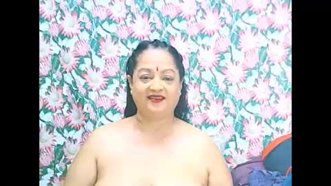 Snapshot of matureindian654u chatting on 07-09-26, 02:21 matureindian654u online show from 07-09-26, 02:21