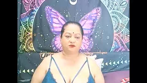 Snapshot of matureindian654u chatting on 07-11-26, 06:10 matureindian654u online show from 07-11-26, 06:10