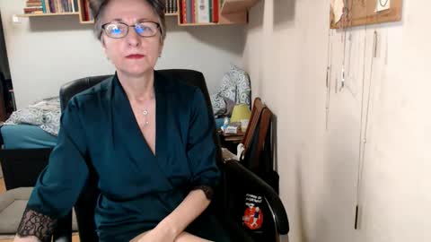 Snapshot of maturekate chatting on 09-11-25, 06:13 maturekate online show from 09-11-25, 06:13