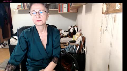 Snapshot of maturekate chatting on 10-02-25, 05:25 maturekate online show from 10-02-25, 05:25