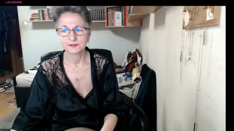Snapshot of maturekate chatting on 10-05-25, 07:07 maturekate online show from 10-05-25, 07:07