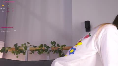 Lily online show from 09-14-25, 03:44