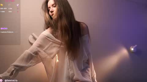 Lily online show from 07-19-26, 04:22